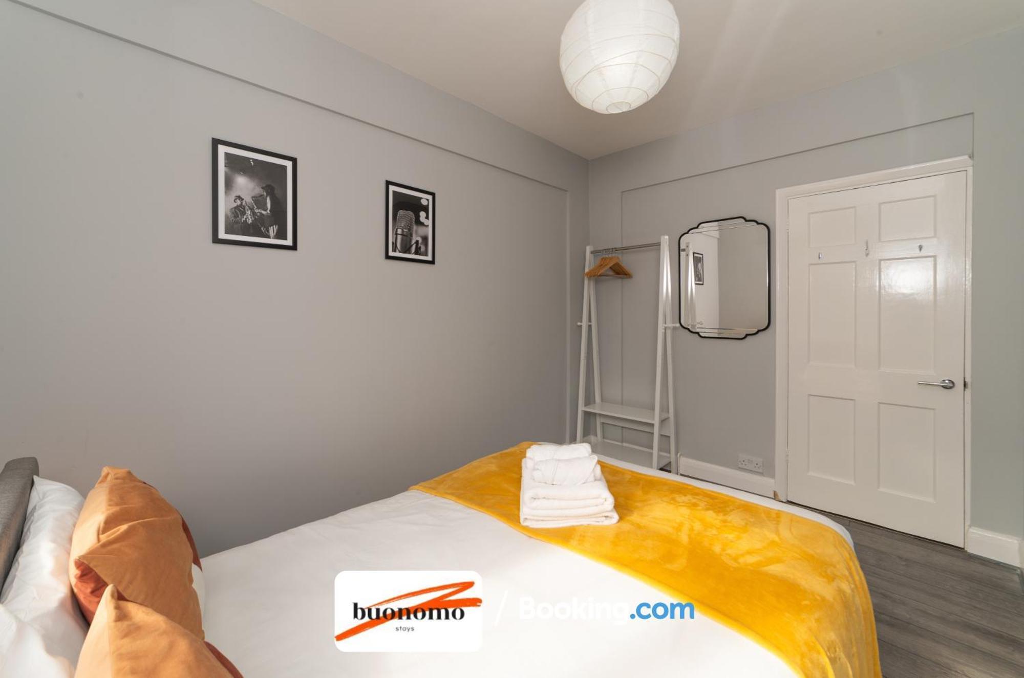 Two Bedroom Apartment By Buonomo Stays Short Lets & Serviced Accommodation With Balcony Лондон Экстерьер фото
