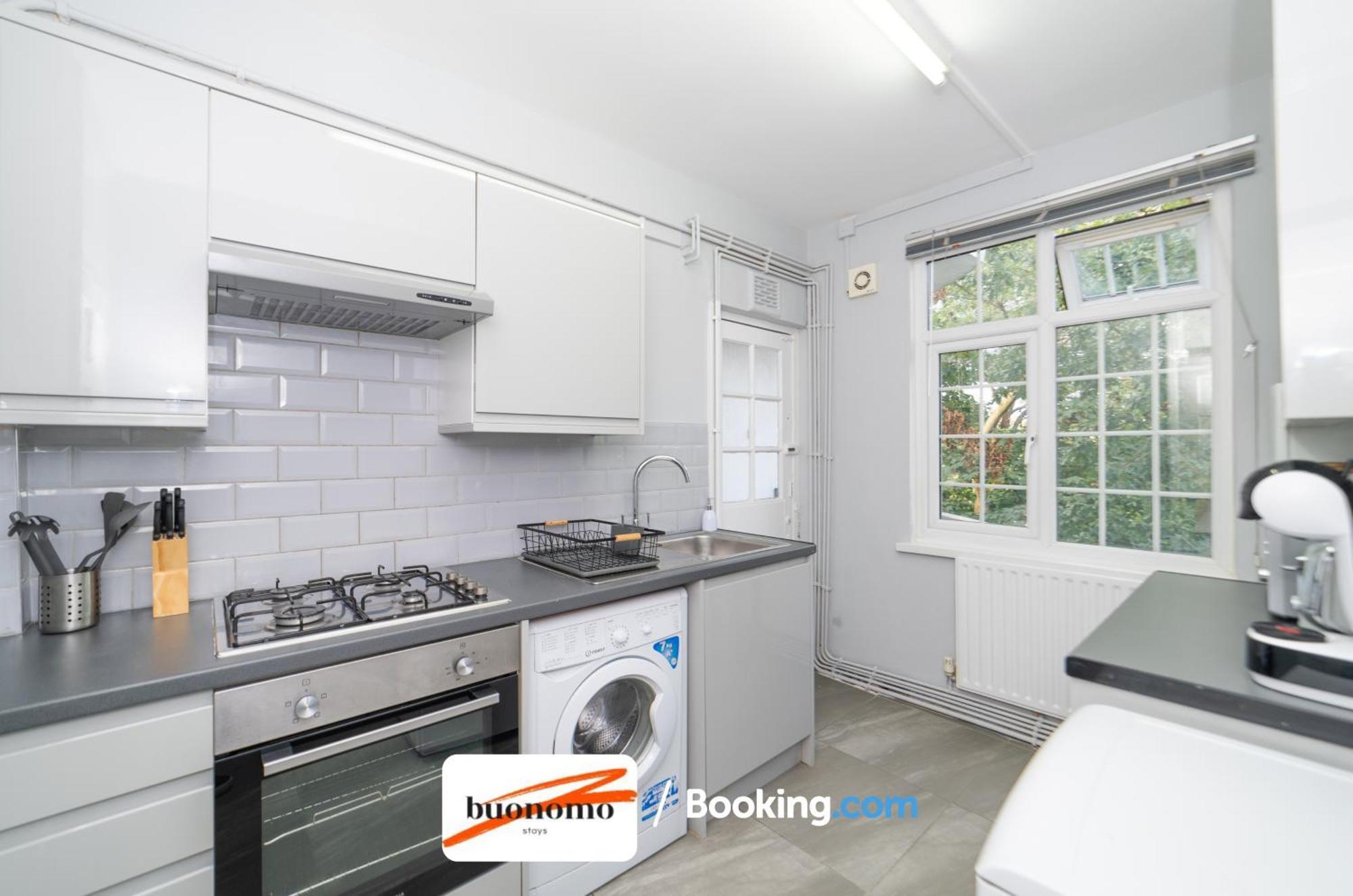 Two Bedroom Apartment By Buonomo Stays Short Lets & Serviced Accommodation With Balcony Лондон Экстерьер фото