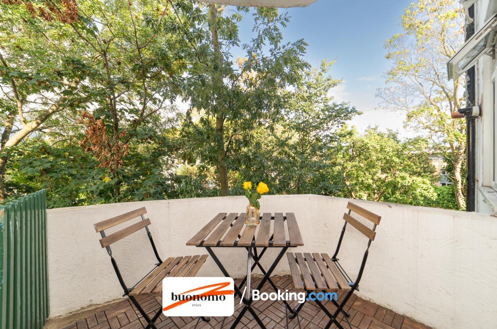 Two Bedroom Apartment By Buonomo Stays Short Lets & Serviced Accommodation With Balcony Лондон Экстерьер фото